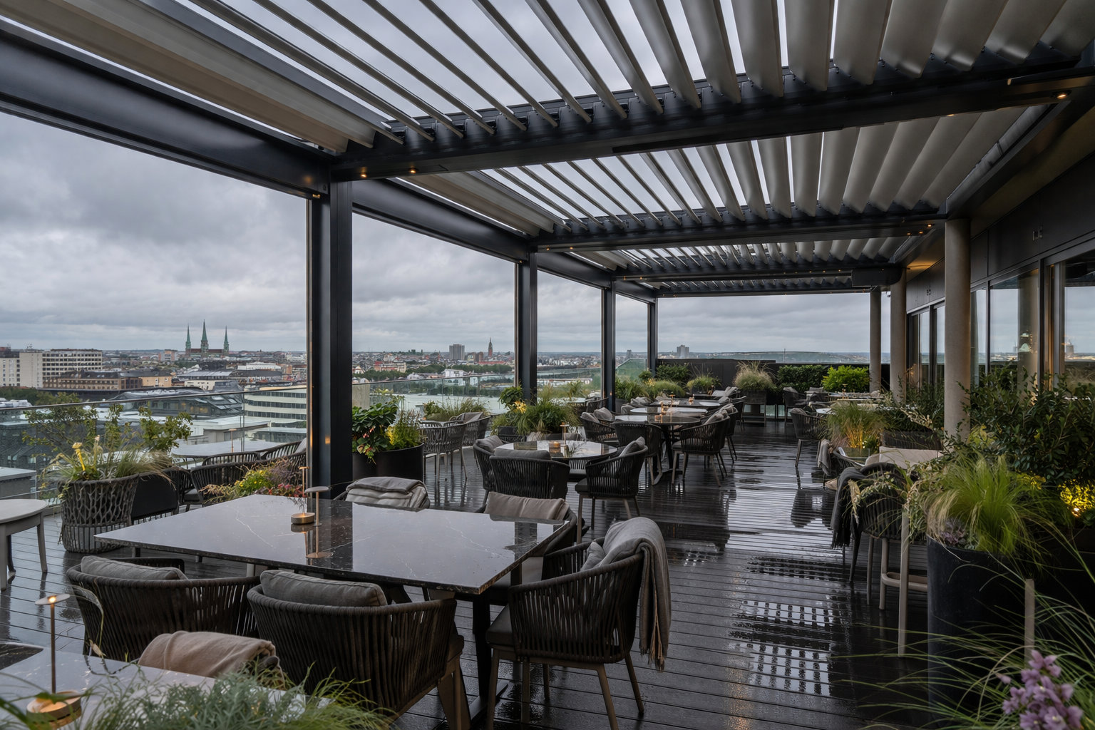 Почему пергола в Санкт-Петербурге требует особого подхода